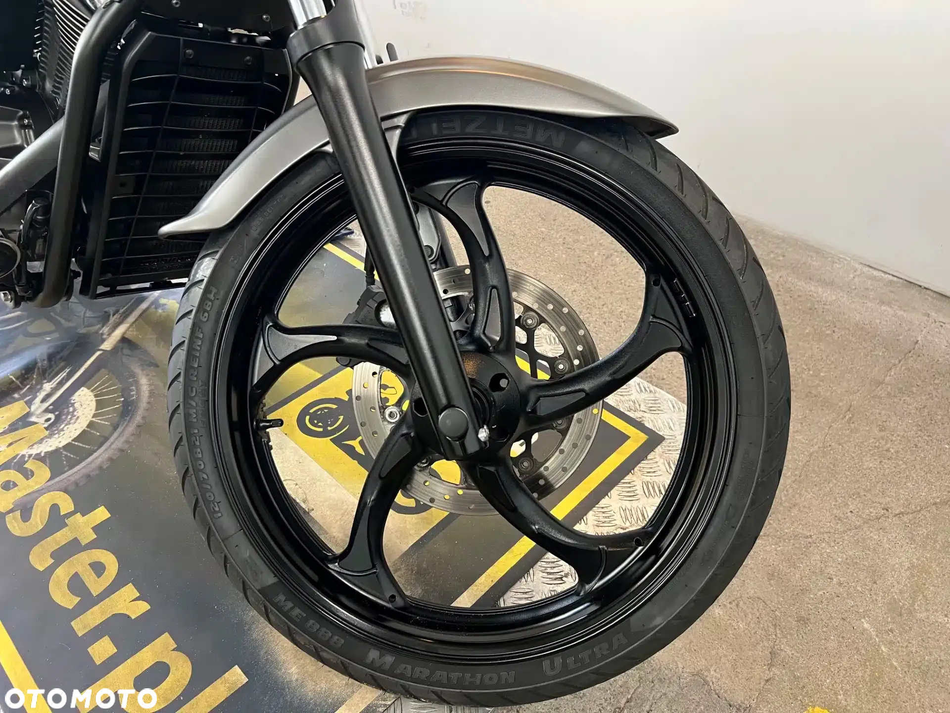 Yamaha XVS - 6