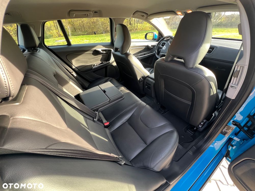 Volvo V60 D4 Summum - 10