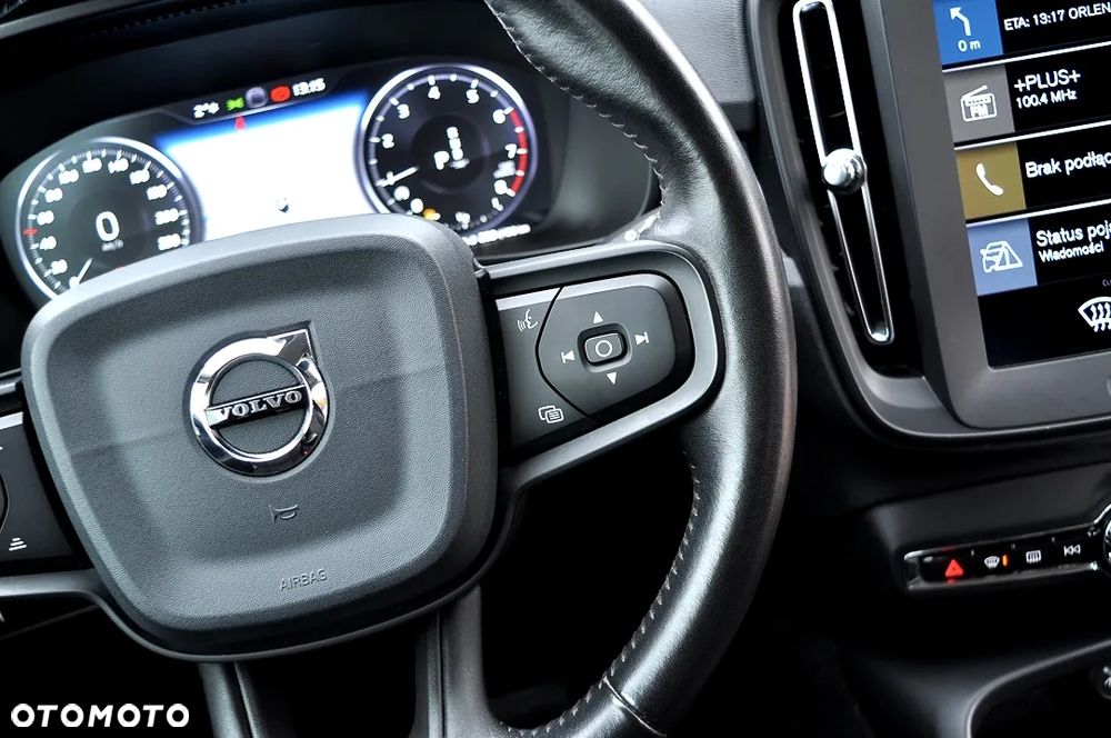 Volvo XC 40 T3 Momentum Pro - 35