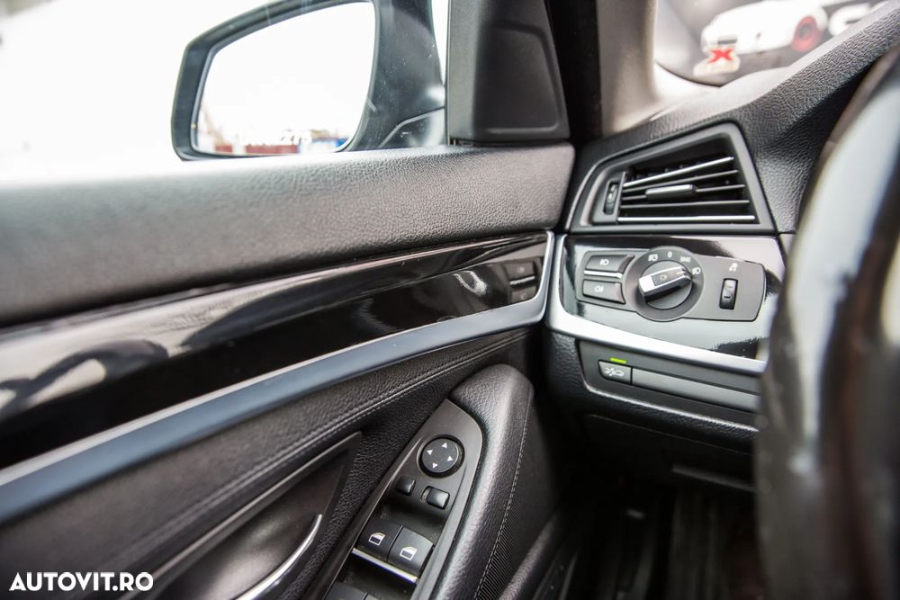 BMW Seria 5 525d xDrive - 26