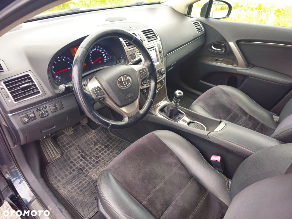Toyota Avensis 1.8 Sol NAVI - 9