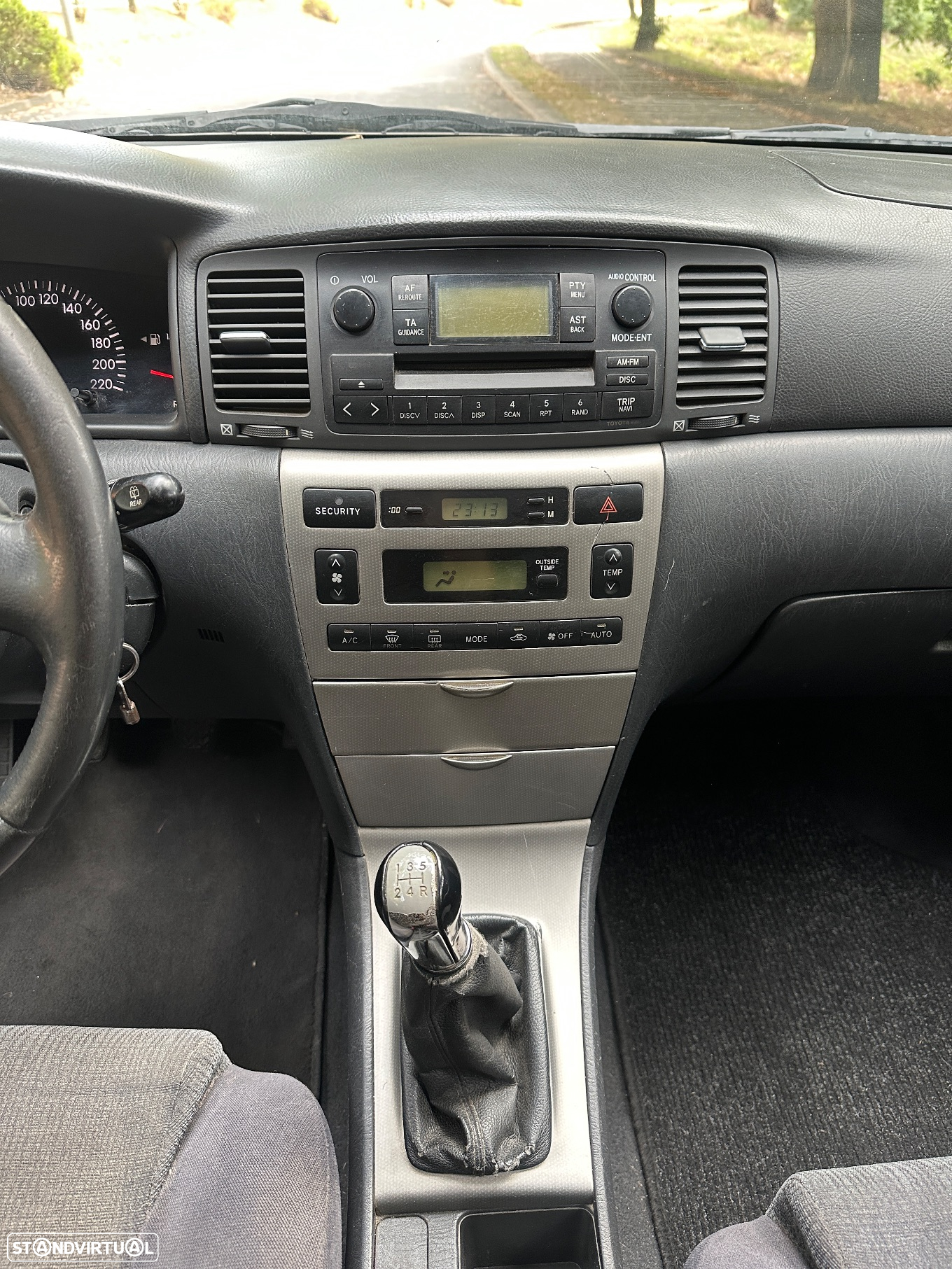 Toyota Corolla - 10