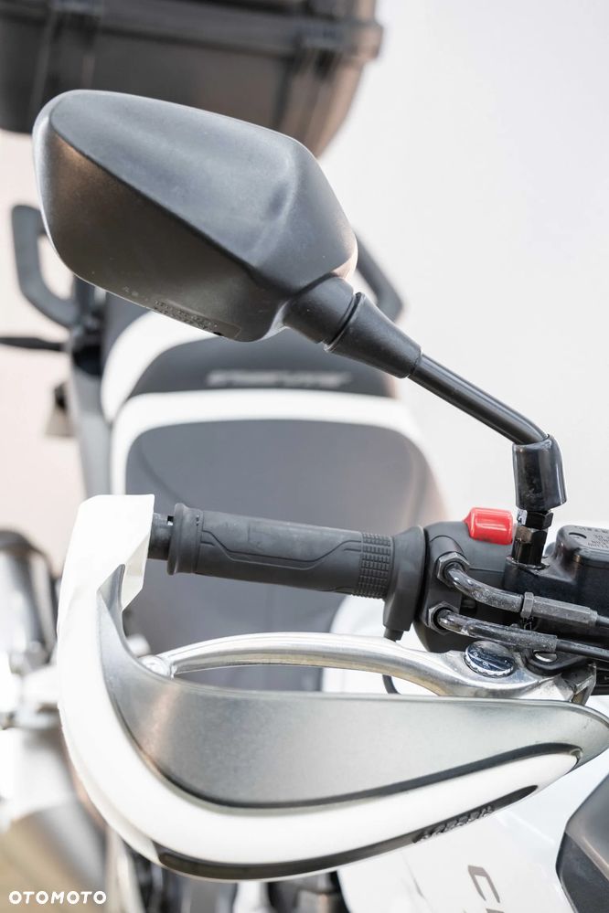 Honda VFR - 29