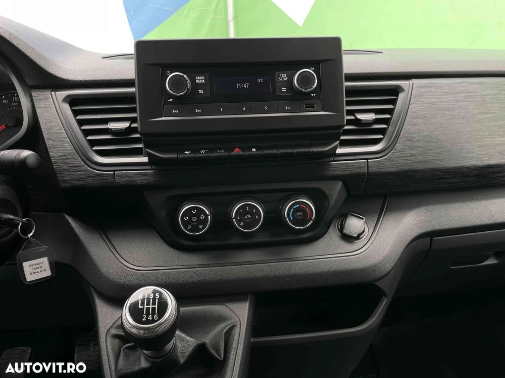 Renault Trafic - 12