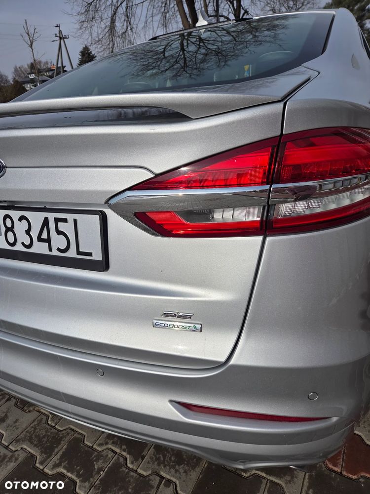 Ford Fusion - 11