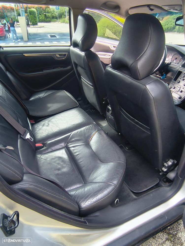 Volvo V70 2.4 D5 - 19