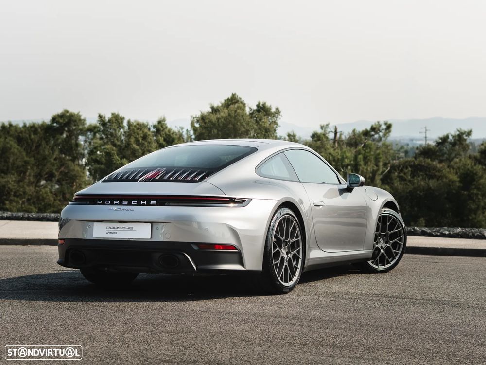 Porsche 911 (992) Carrera - 8