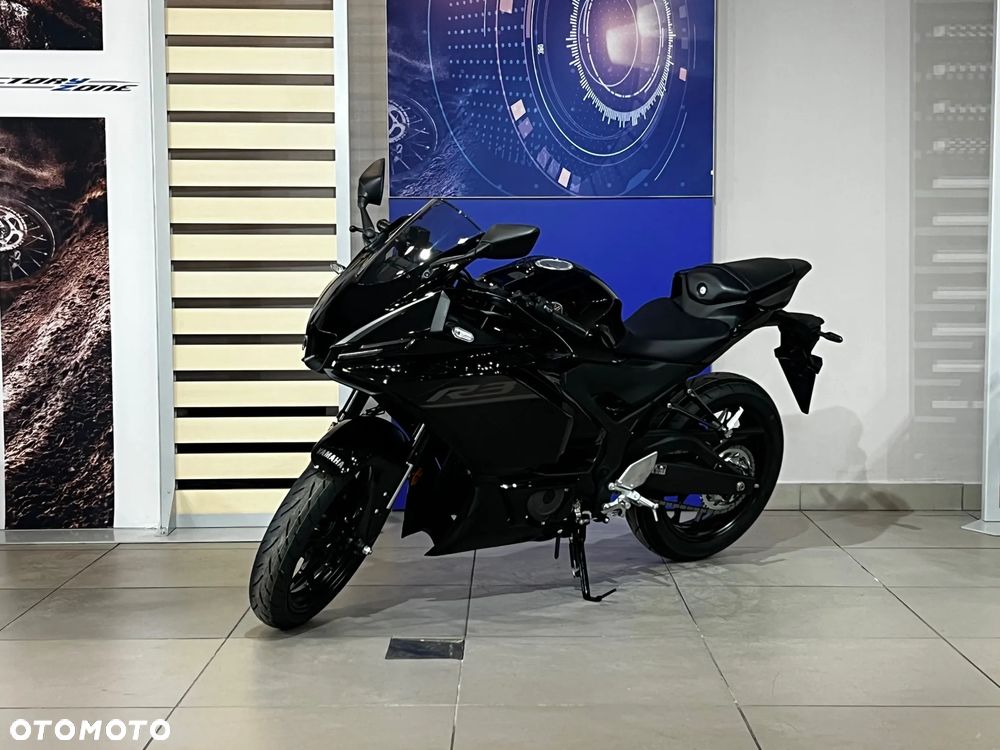 Yamaha R3 - 1