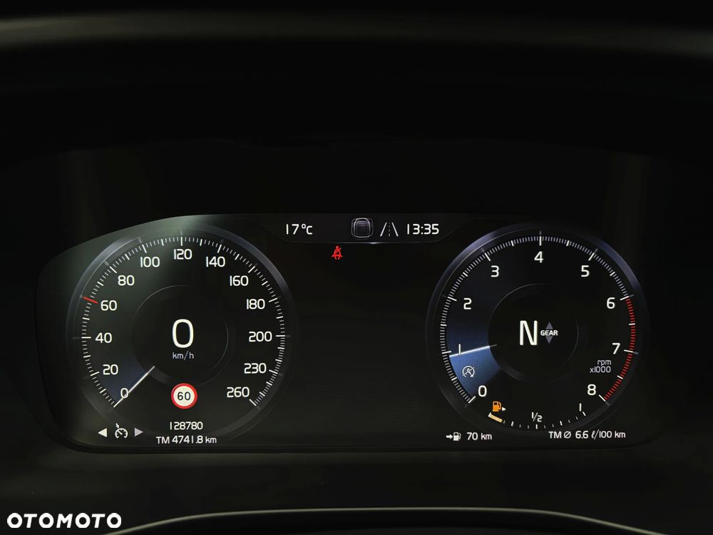 Volvo XC 40 T3 Momentum - 21