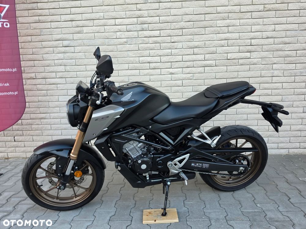 Honda CB - 11