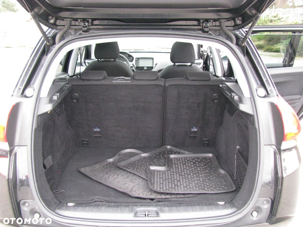 Peugeot 2008 1.2 Pure Tech Active EU6 - 17