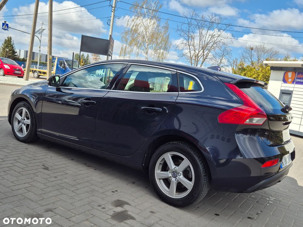 Volvo V40 D2 Momentum - 7
