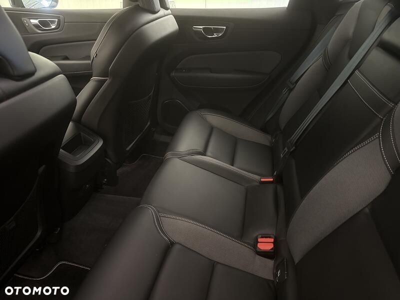 Volvo XC 60 B4 B R-Design - 20