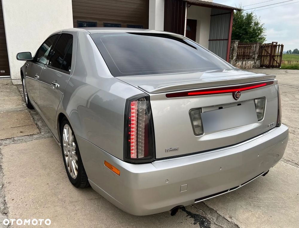 Cadillac STS - 20