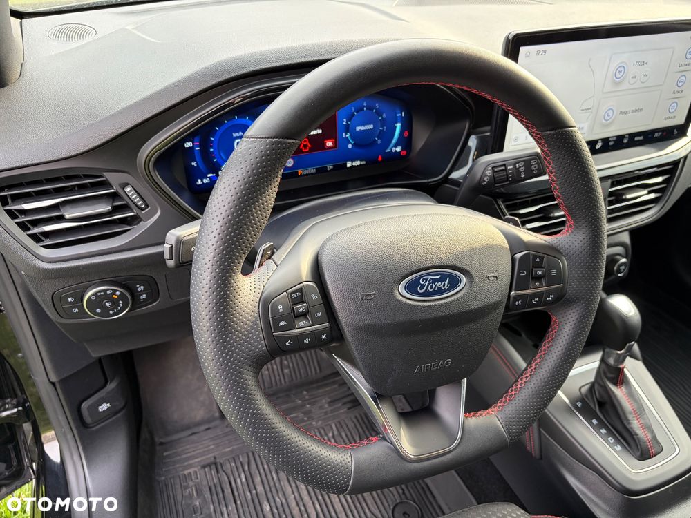 Ford Focus 1.0 EcoBoost Hybrid ST-LINE - 28