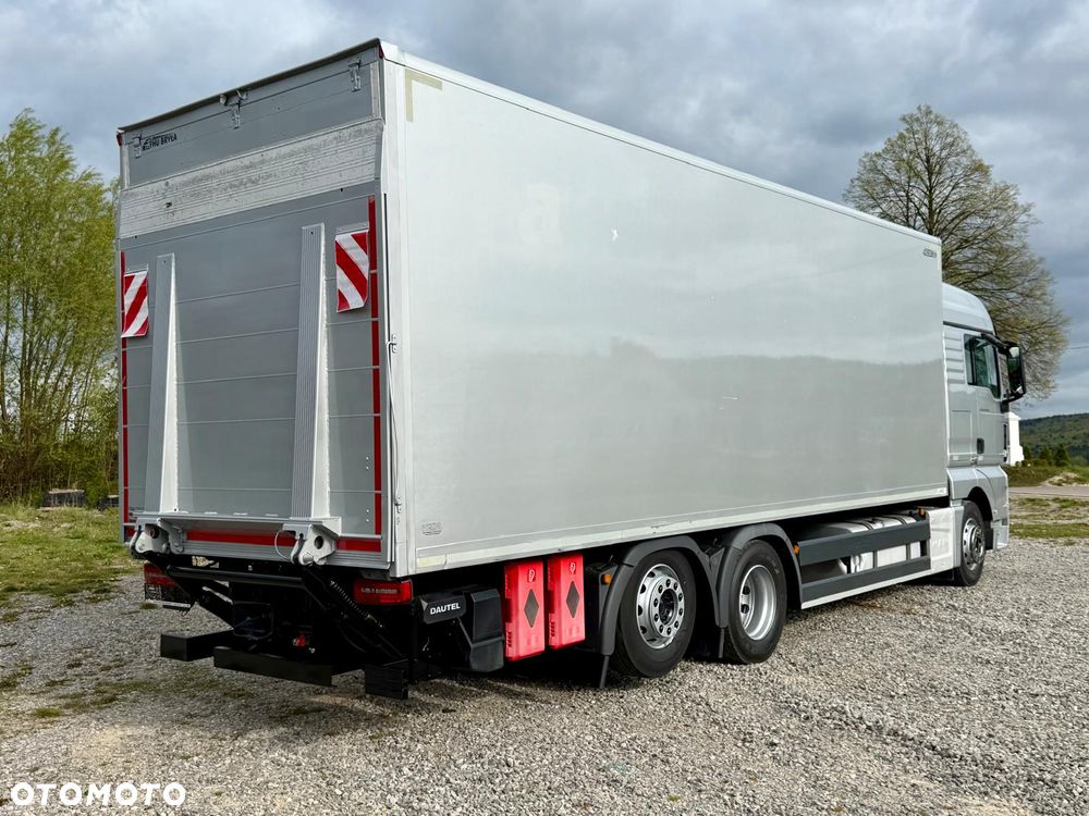MAN TGX 26.440 / KONTENER / IZOTERMA / WINDA / 20 PALET / CAŁY NA PODUSZKACH / 3 OSIE / 3 OŚ PODNOSZONA + SKRĘTNA / EURO 6 / SPROWADZONY / SERWISOWANY - 4