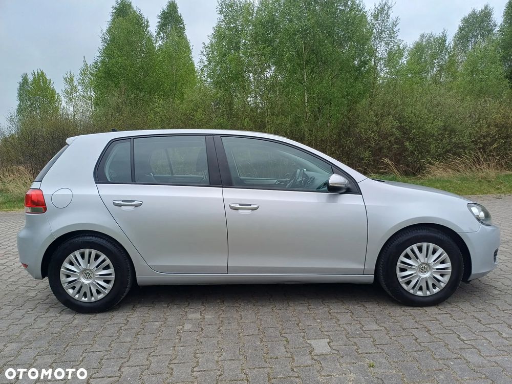 Volkswagen Golf - 6