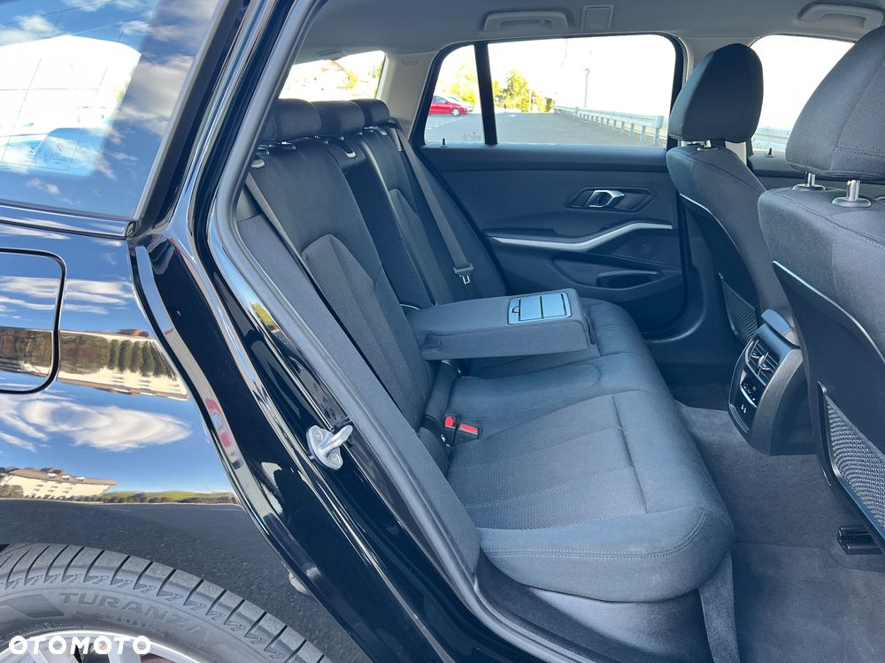 BMW Seria 3 318i Advantage - 19