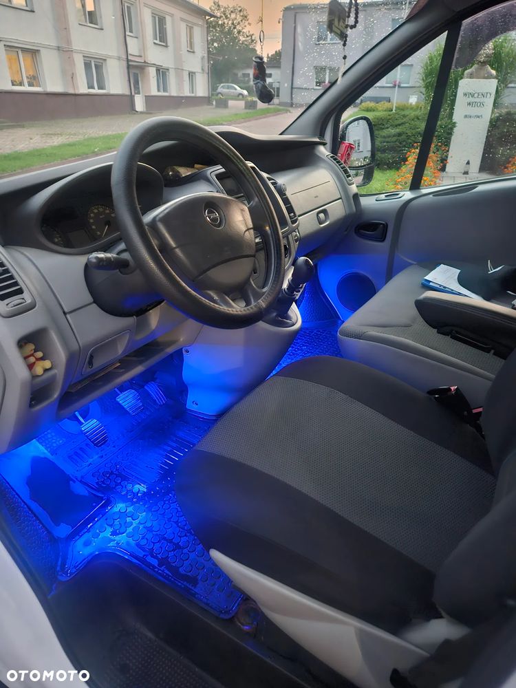 Opel Vivaro - 8