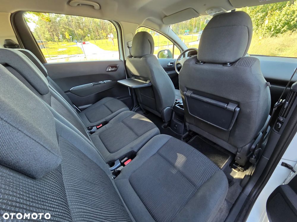 Peugeot 5008 - 8