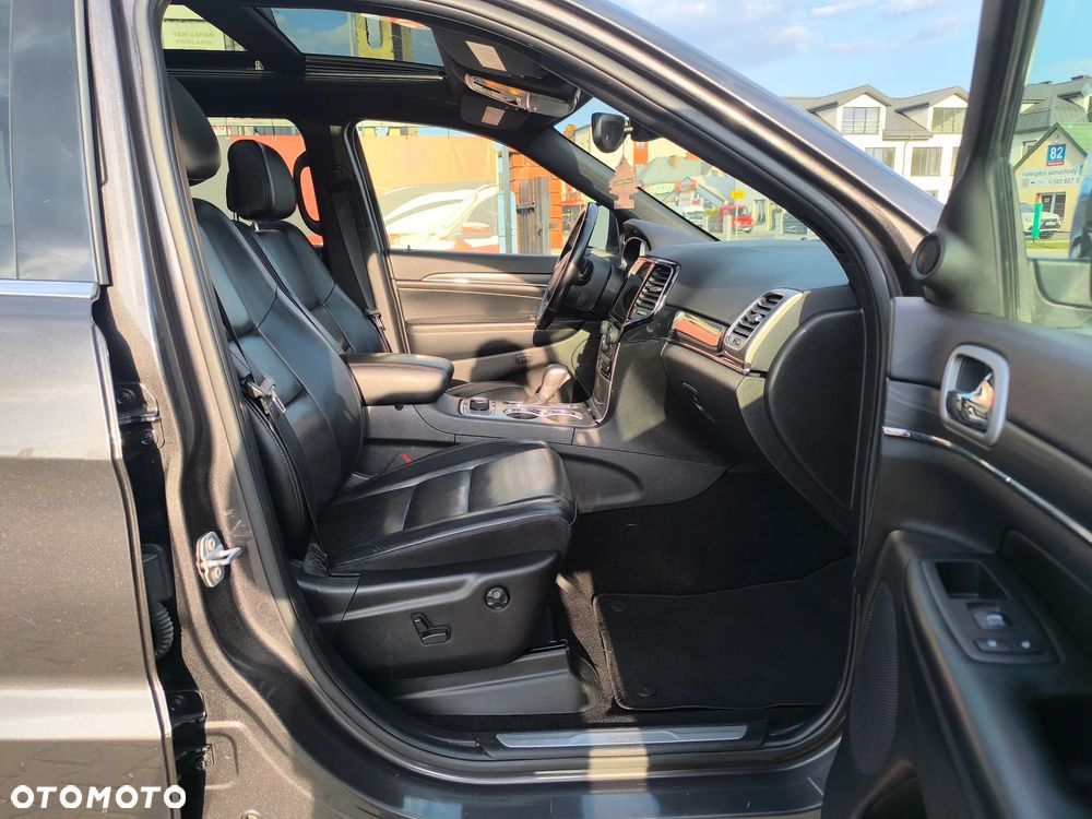 Jeep Grand Cherokee - 28