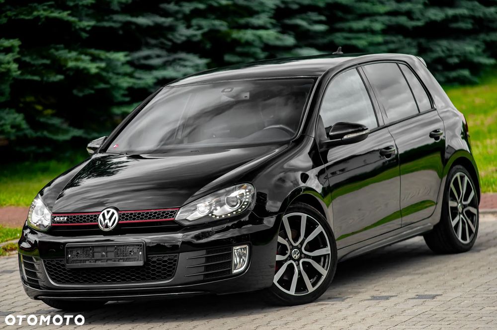 Volkswagen Golf 2.0 GTI DSG adidas - 9