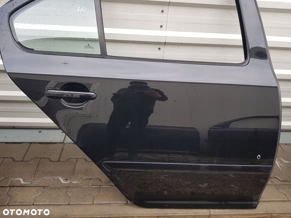 SKODA OCTAVIA 2 II LIFT HB DRZWI PRAWE TYŁ TYLNE 9910 - 2