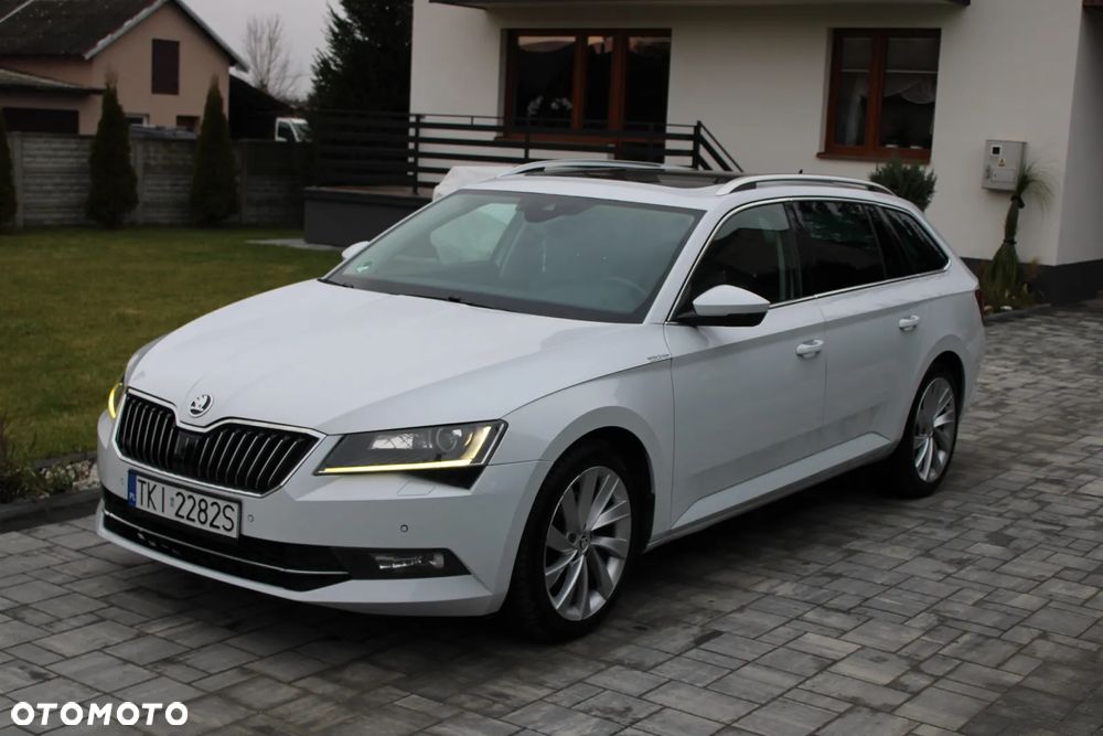 Skoda Superb 2.0 TDI Premium Edition - 11