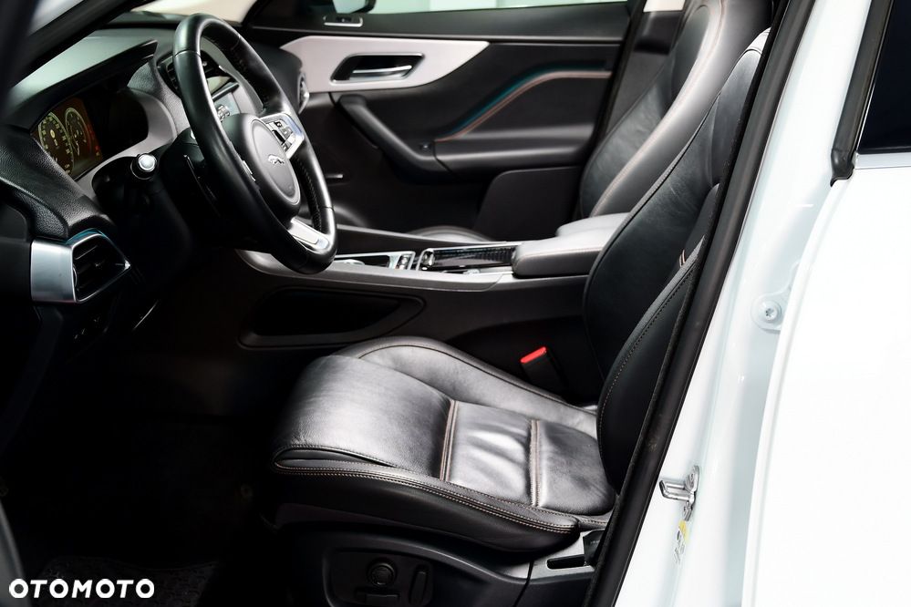 Jaguar F-Pace 2.0 i4D AWD R-Sport - 19