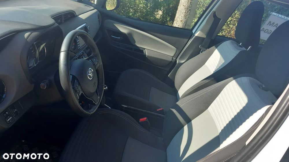 Toyota Yaris - 8