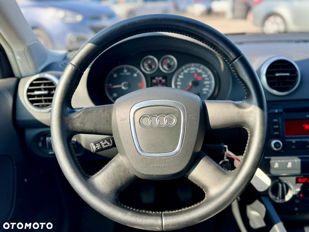 Audi A3 Sportback 1.6 TDI DPF Attraction - 22