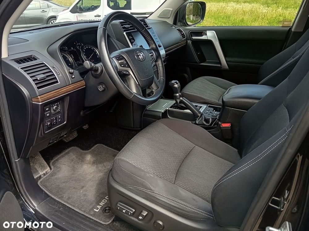 Toyota Land Cruiser LC 2.8 D-4D Prestige - 11