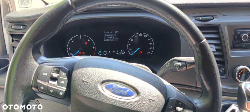 Ford Custom - 27