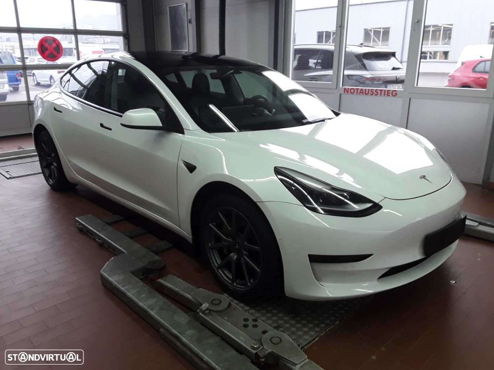 Tesla Model 3 Standard Range Plus RWD - 2