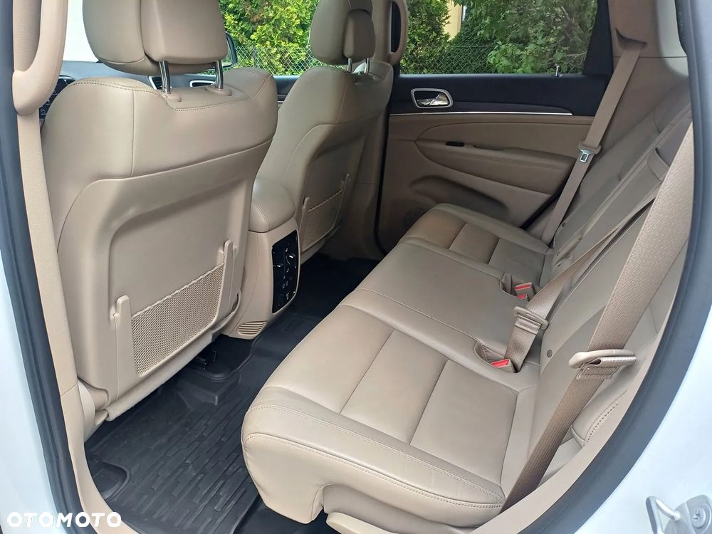 Jeep Grand Cherokee - 18