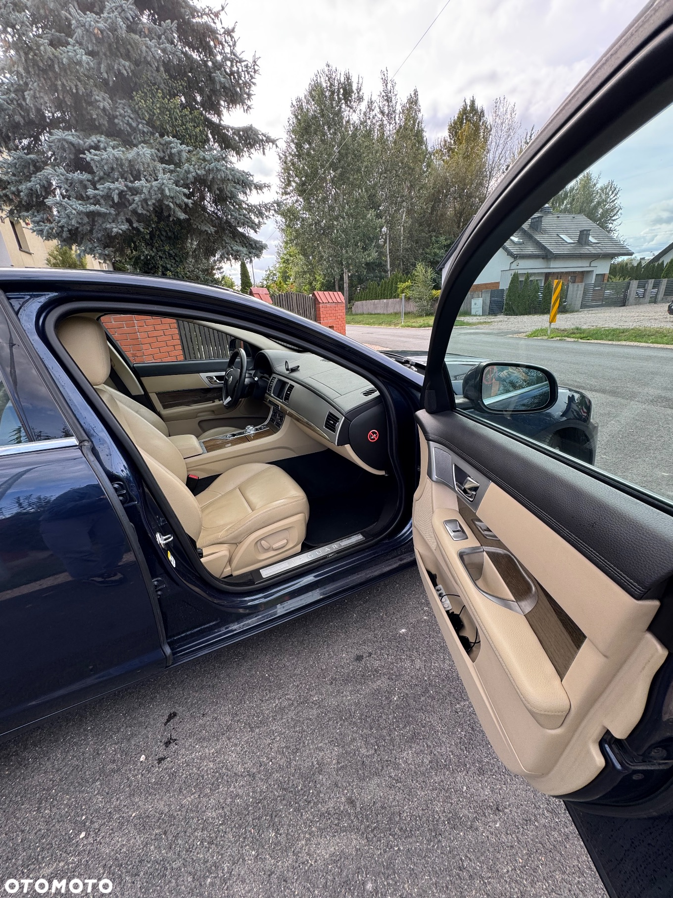 Jaguar XF 2.2 D Premium Luxury - 15