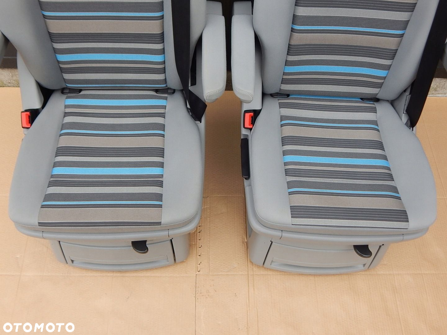 VW T5 T6 MULTIVAN CALIFORNIA KAMPER fotel OBROTOWY tył podłokietnik TAKATO - 5