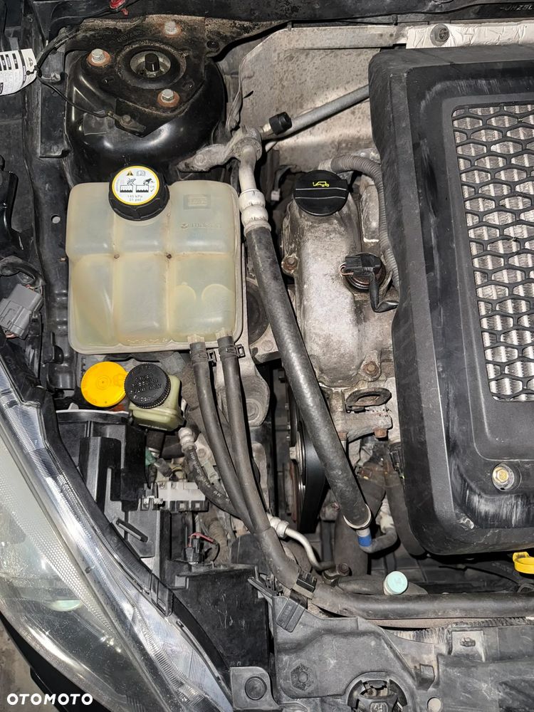 Mazda 3 MPS 2.3 Turbo - 14