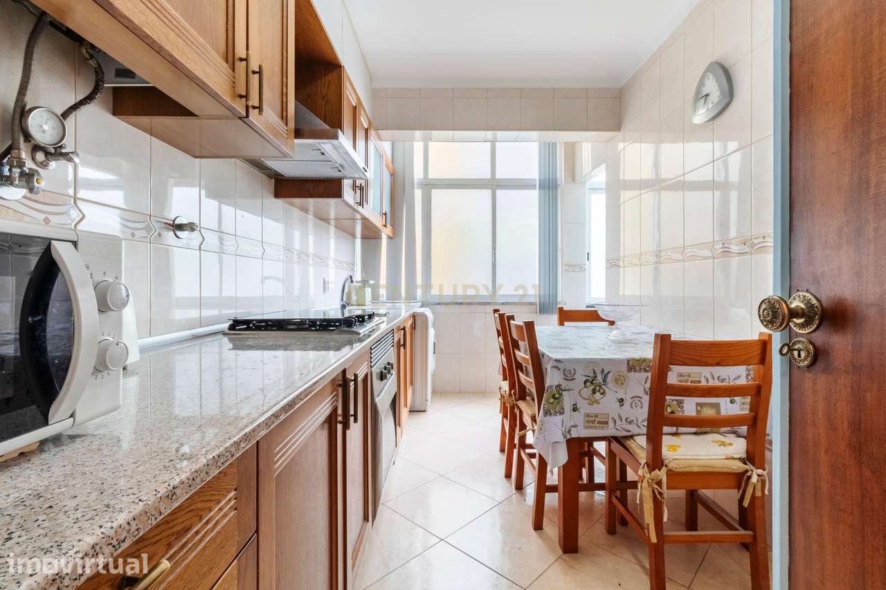 Apartamento T3  na Cova da Piedade a 5 min do centro sul com elevador - Grande imagem: 2/35
