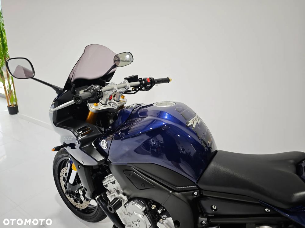 Yamaha FZ - 24