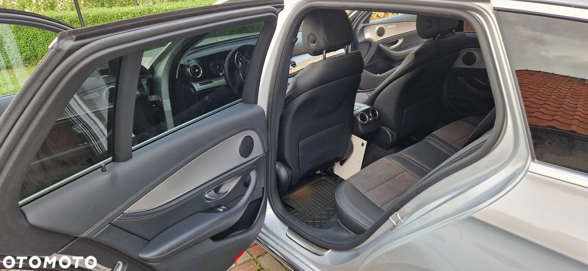 Mercedes-Benz Klasa E 220 d T 9G-TRONIC - 26