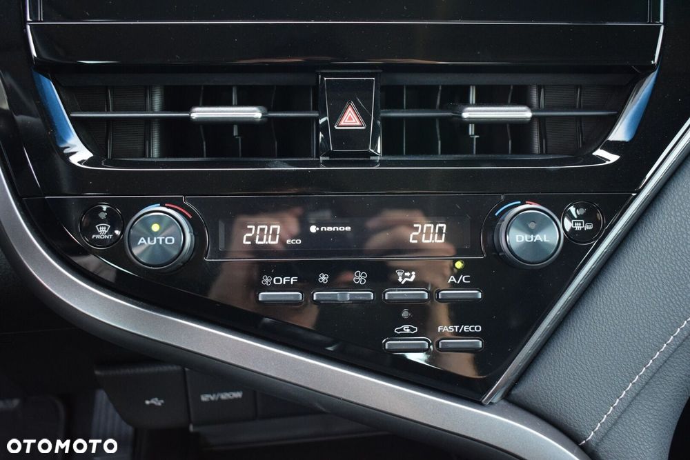 Toyota Camry 2.5 Hybrid Prestige CVT - 14