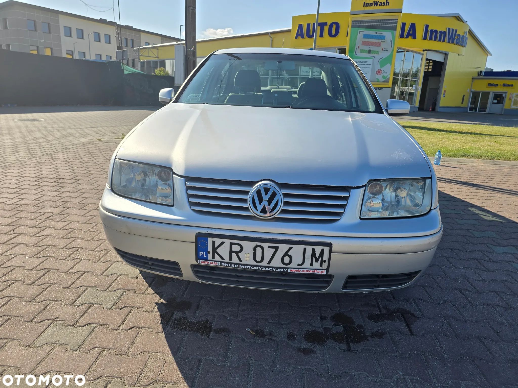 Volkswagen Bora 1.6 Basis - 1