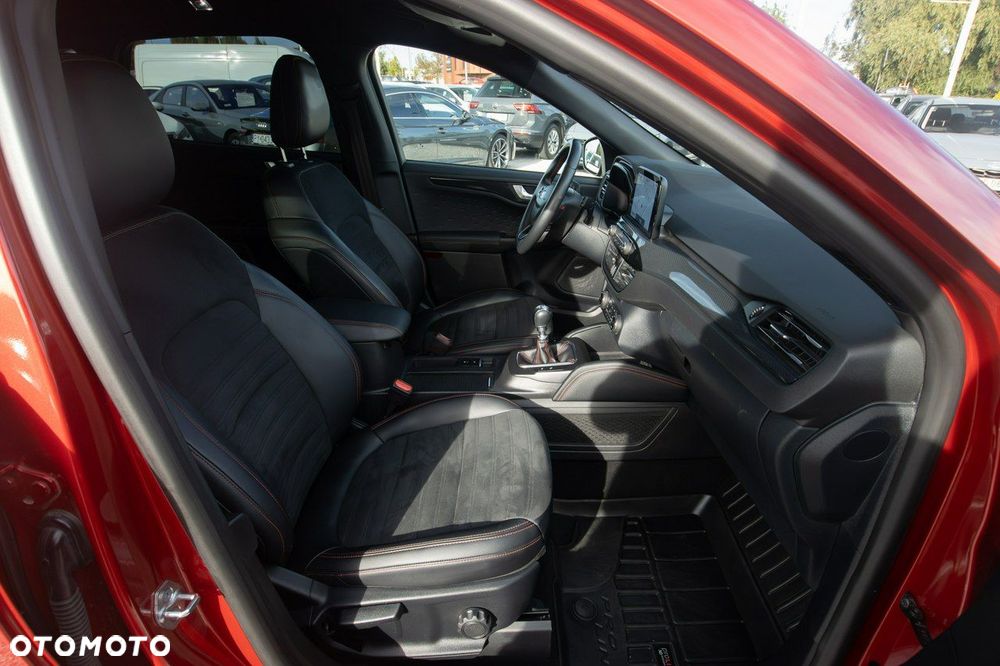 Ford Kuga - 36