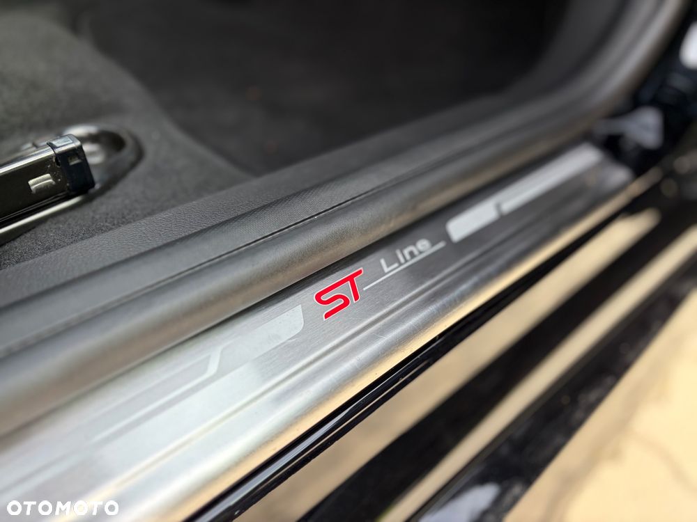Ford Focus 1.0 EcoBoost Start-Stopp-System ST-LINE DESIGN - 12