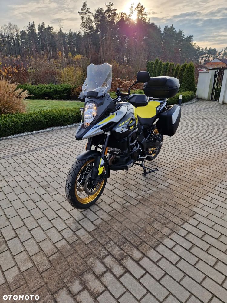 Suzuki V-STROM - 1