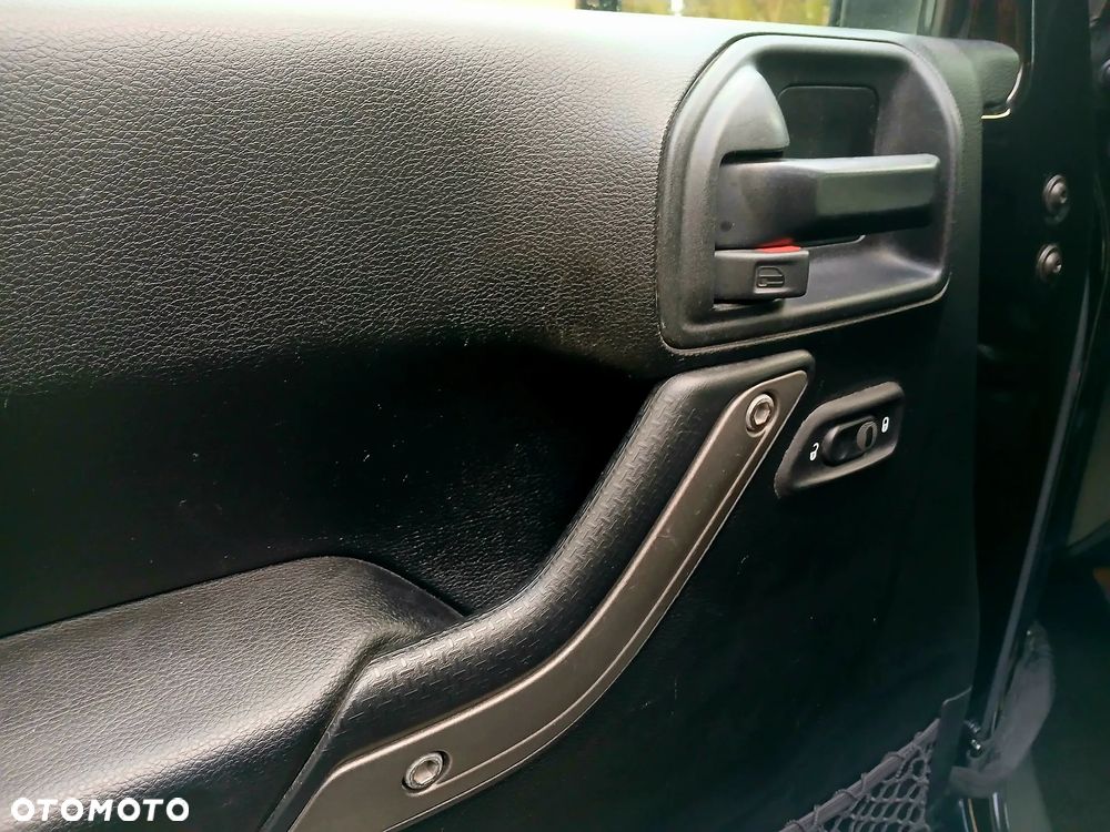 Jeep Wrangler 3.6 Unlim Black Edition II - 19