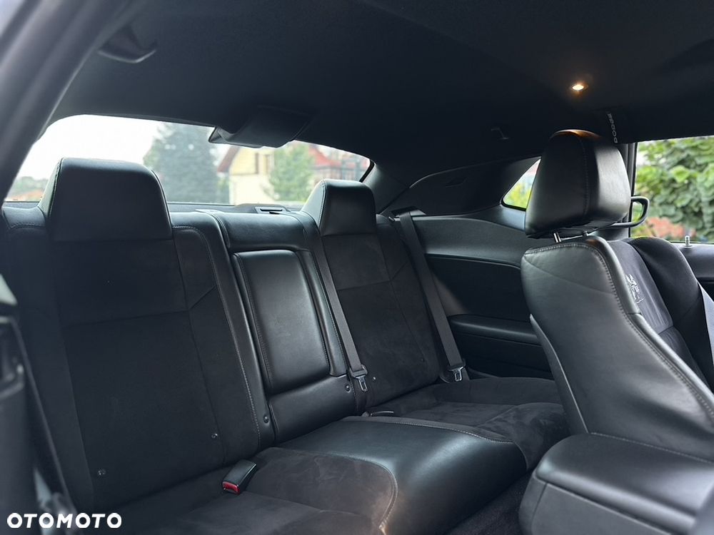 Dodge Challenger - 10