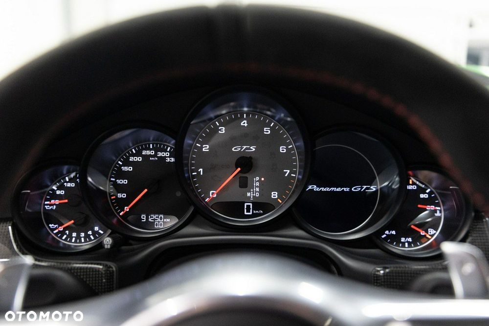 Porsche Panamera - 41