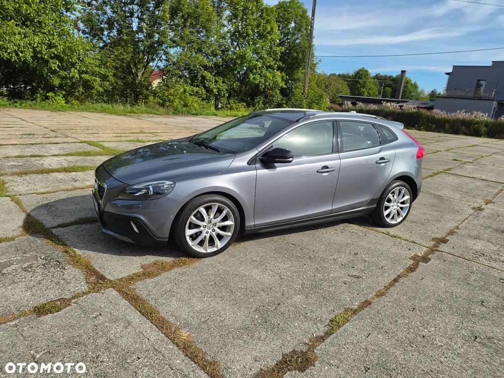 Volvo V40 Cross Country - 24